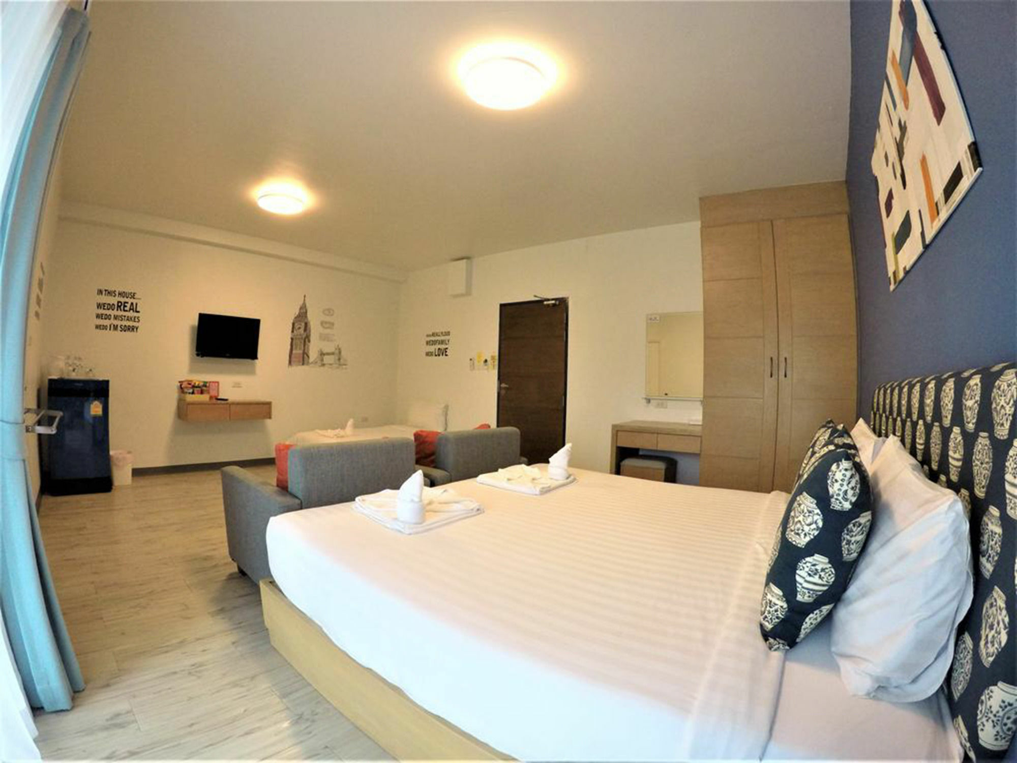 Shyne Place Phuket Buitenkant foto